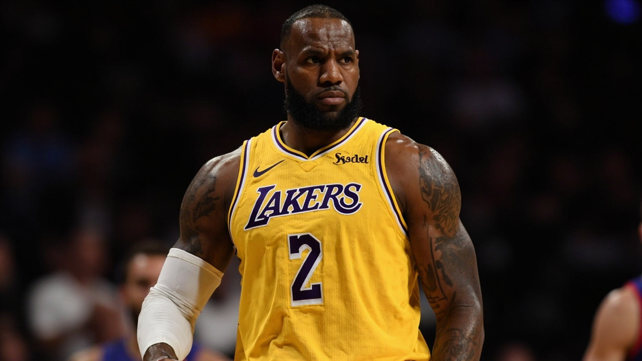 LeBron James Sets Own Timeline As He Ponderes 2026 Free Agency Move