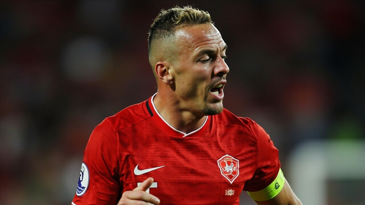 Netherlands Top Scorer Depay Included in World Cup Squad After Injury Comeback