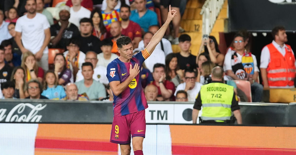 Lewandowski scores in Barcelona farewell but Valencia complete comeback win