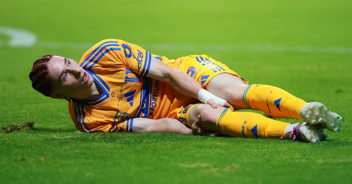 Marcelo Flores Suffers Apparent Non-Contact Injury Day After World Cup Selection