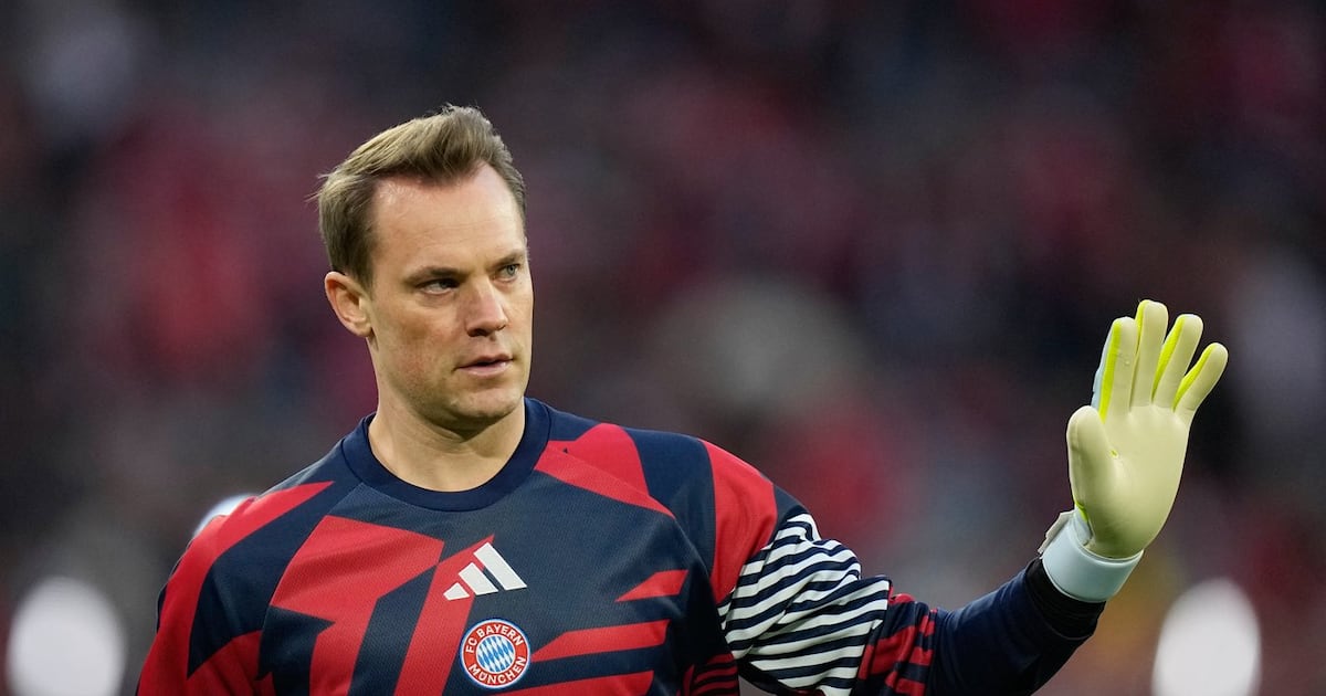 Neuer Signs One-Year Extension With Bayern Munich at Age 40, Mentoring Successor